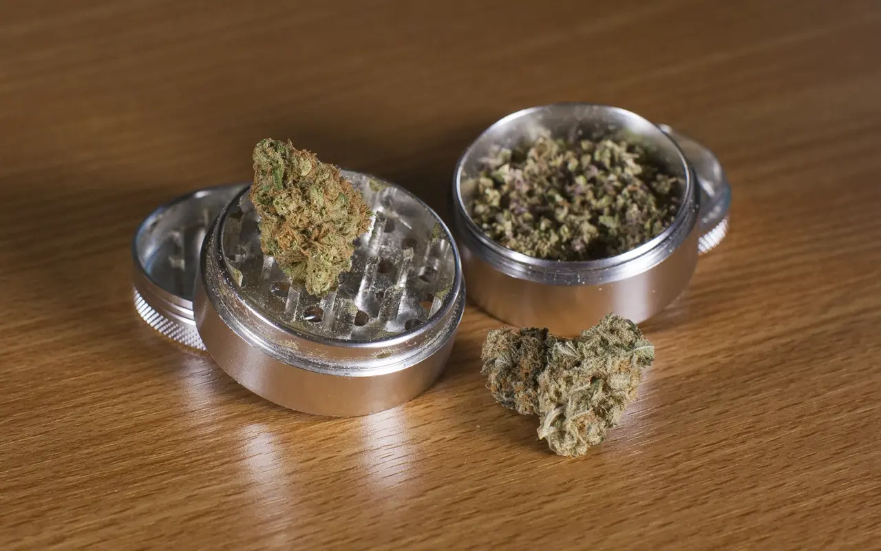 How to Clean Weed Grinder