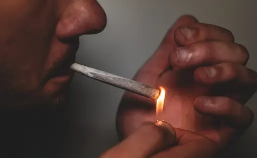 How to Smoke Kush: Mastering Techniques and Safety