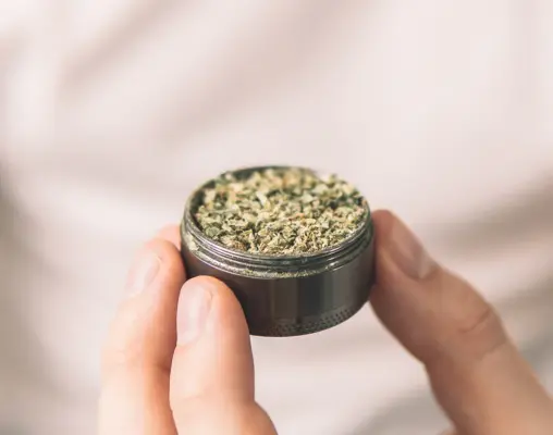 How to Use a Weed Grinder